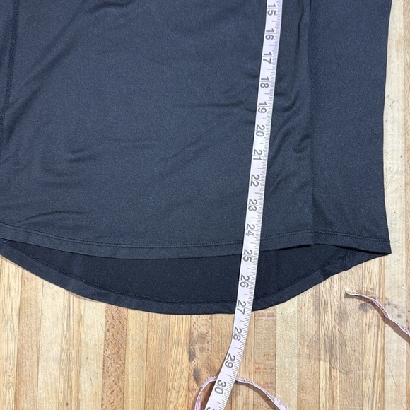Zyia Active Women’s Size XL Black T-Shirt scoop hem longer in front than back - Picture 5 of 7
